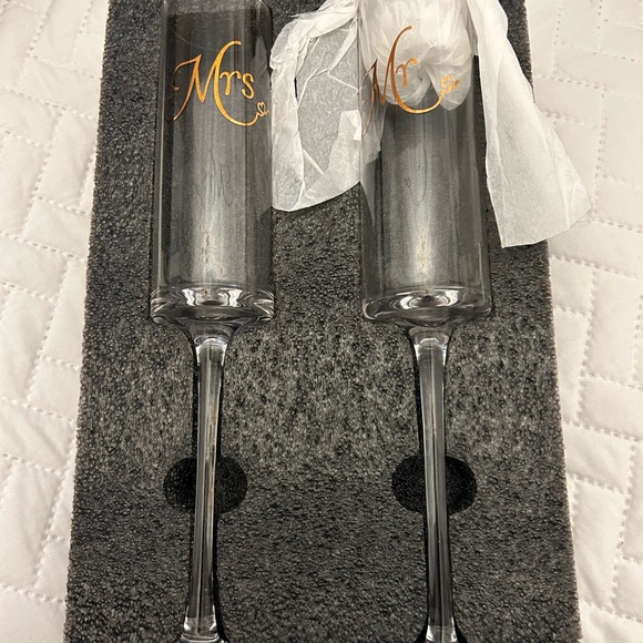 Mr and Mrs Champagne Flutes, Bridal Shower Gift, Bride and Groom Toasting Glass - Picture 8 of 8